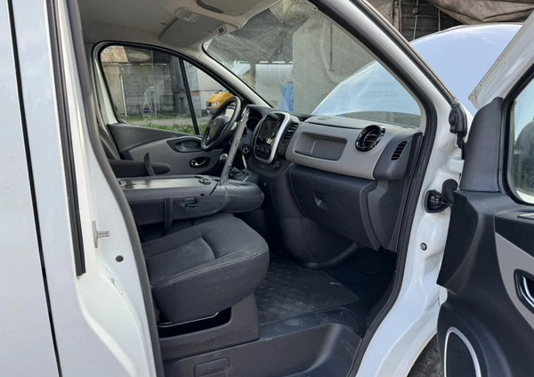 Renault Trafic cena 32900 przebieg: 107342, rok produkcji 2018 z Zduńska Wola małe 742